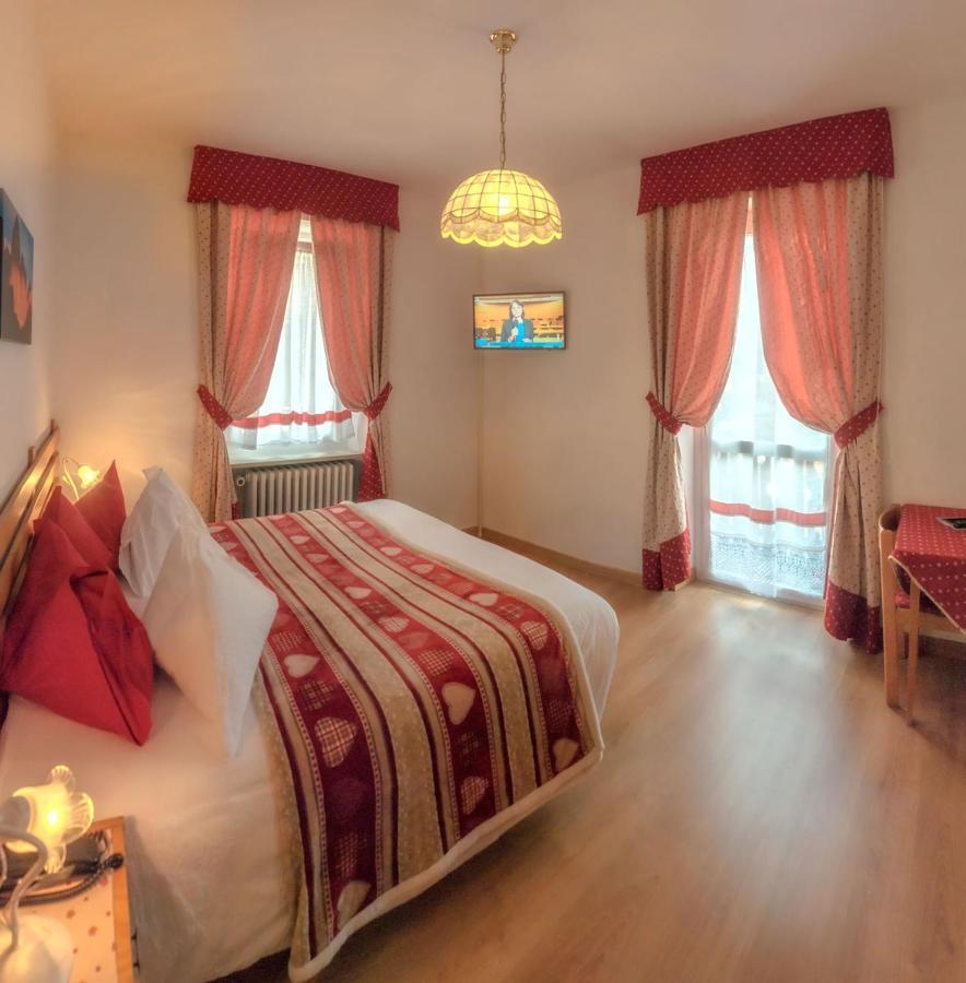 Hotel Garni Suisse San Martino Di Castrozza Zewnętrze zdjęcie